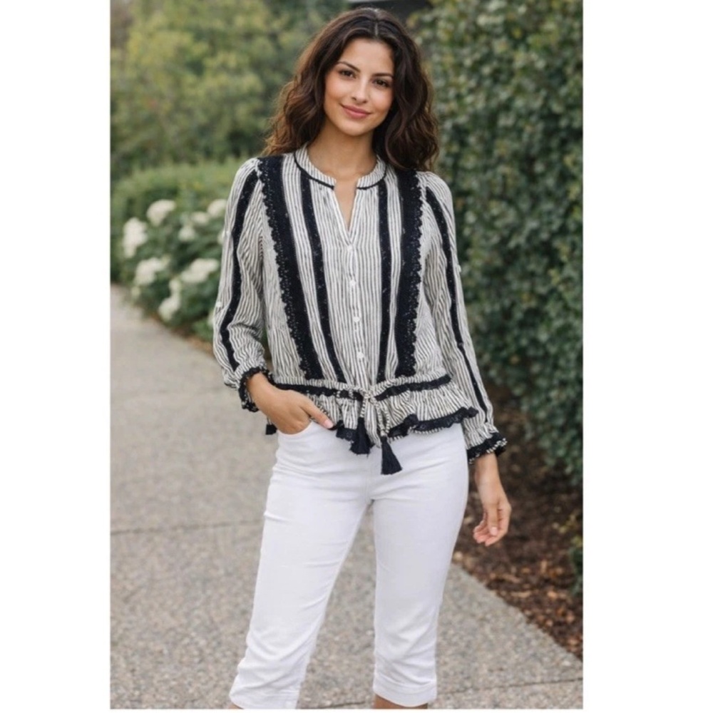 🦋🎯⚡️Anthropologie Love Sam Black & White Ruffled Blouse 3/4 Sleeves Boho Chic S